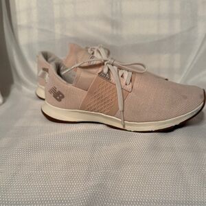 New Balance Women's Sneakers in Light Pink‎ and White